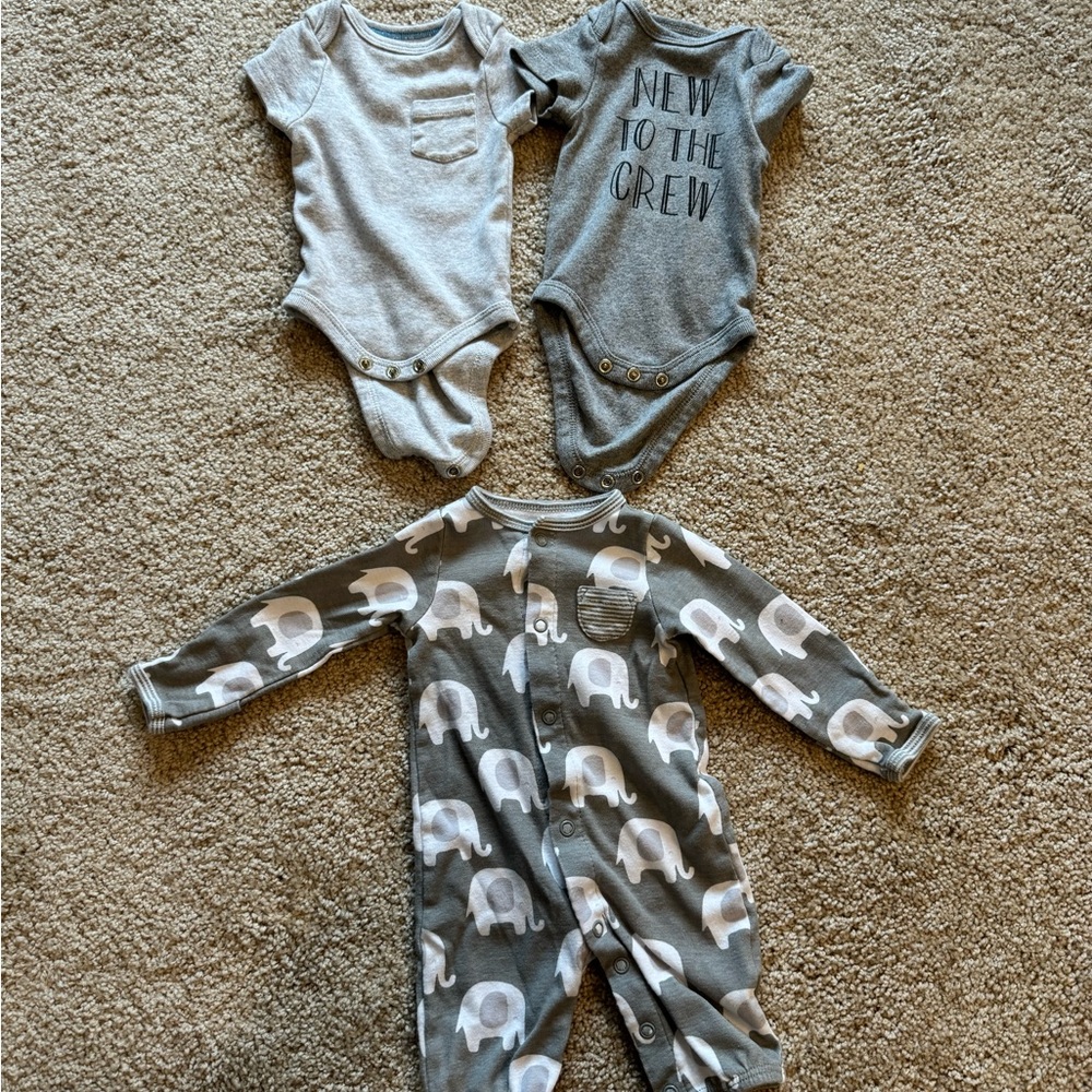 Carter’s baby clothes